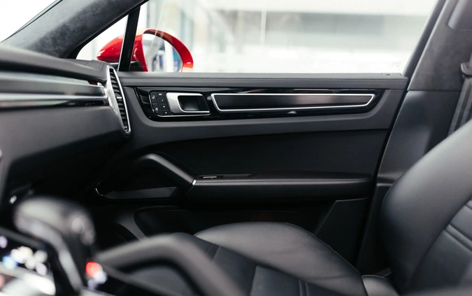 Porsche Cayenne cena 499900 przebieg: 85000, rok produkcji 2021 z Polanica-Zdrój małe 407